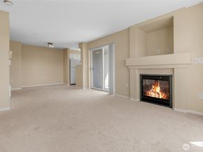 4343 Roosevelt Way NE 401, Seattle WA 98105