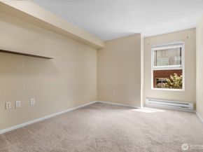 4343 Roosevelt Way NE 401, Seattle WA 98105