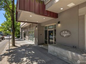 4343 Roosevelt Way NE 401, Seattle WA 98105