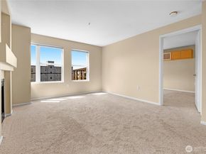 4343 Roosevelt Way NE 401, Seattle WA 98105
