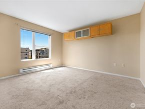4343 Roosevelt Way NE 401, Seattle WA 98105