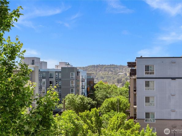 4343 Roosevelt Way NE 401, Seattle WA 98105