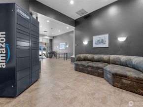 4343 Roosevelt Way NE 401, Seattle WA 98105