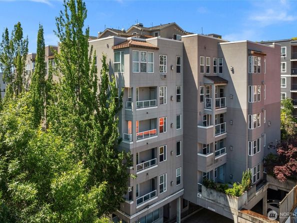 4343 Roosevelt Way NE 401, Seattle WA 98105