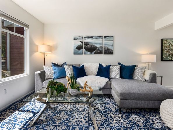 104 NE 94th Street, Seattle WA 98115