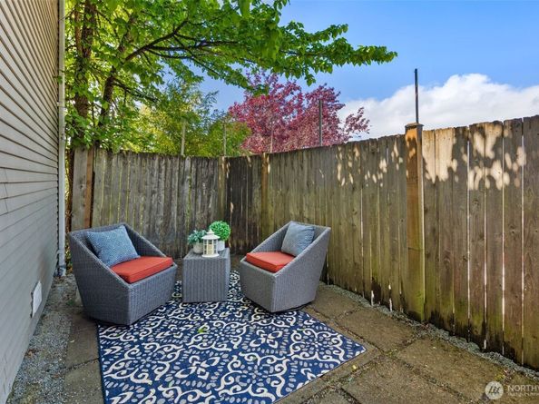 104 NE 94th Street, Seattle WA 98115