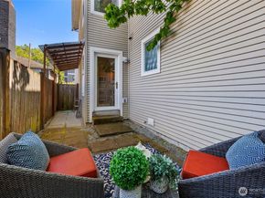 104 NE 94th Street, Seattle WA 98115