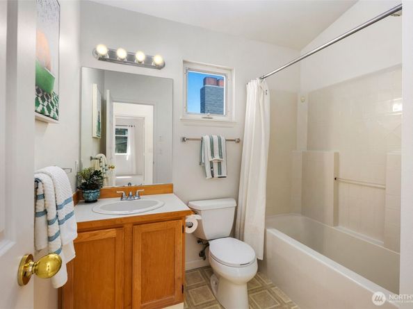 104 NE 94th Street, Seattle WA 98115