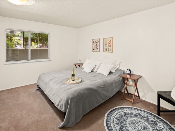 18904 8th Avenue NW 128, Shoreline WA 98177