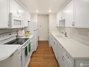 18904 8th Avenue NW 128, Shoreline WA 98177