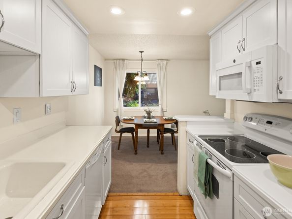 18904 8th Avenue NW 128, Shoreline WA 98177