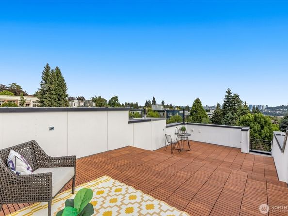 4410 Midvale Avenue N, Seattle WA 98103