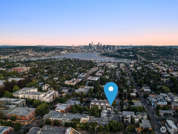 4410 Midvale Avenue N, Seattle WA 98103