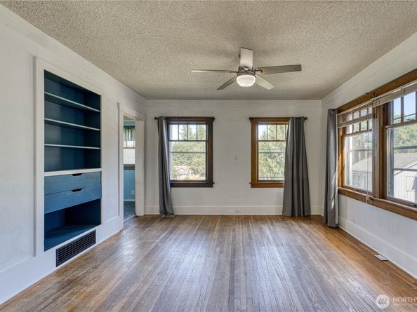 2150 N Callow Avenue, Bremerton WA 98312