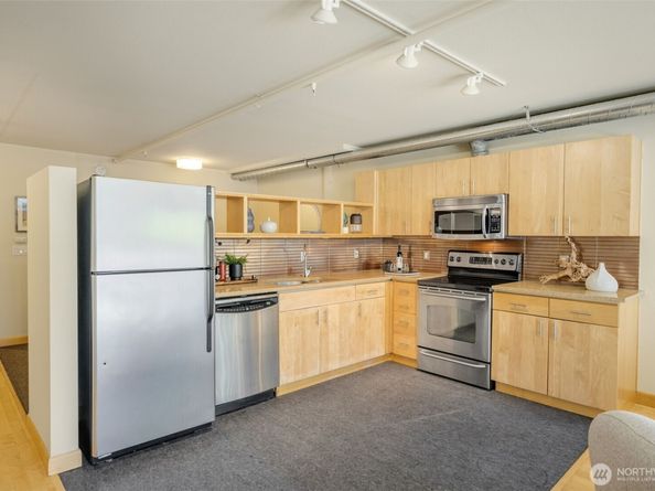 2015 Terry Avenue 208, Seattle WA 98121