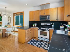 1414 25th Avenue B, Seattle WA 98122