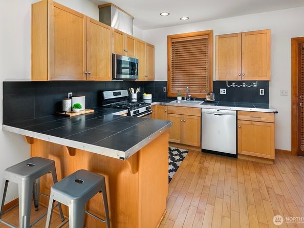 1414 25th Avenue B, Seattle WA 98122