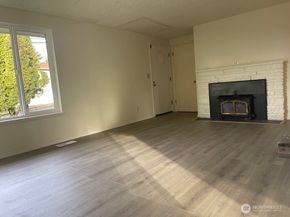 27 SW 102 Street, Seattle WA 98146