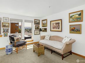 827 Hiawatha Place S 405, Seattle WA 98144