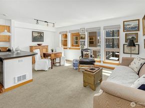 827 Hiawatha Place S 405, Seattle WA 98144