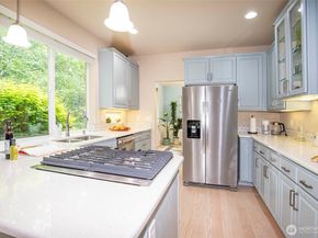 19 198th Place SE, Bothell WA 98012