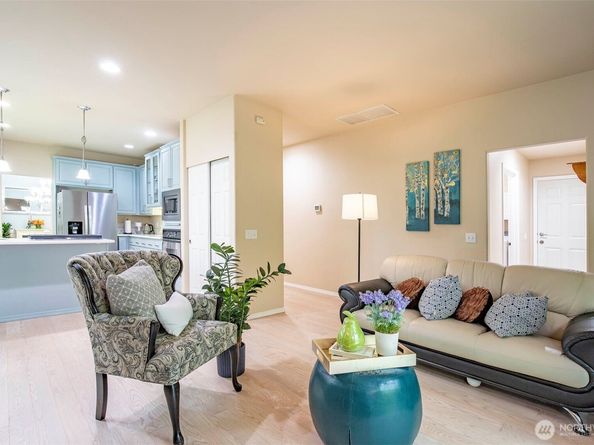19 198th Place SE, Bothell WA 98012