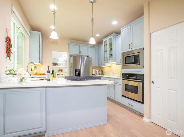 19 198th Place SE, Bothell WA 98012