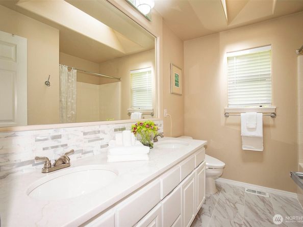 19 198th Place SE, Bothell WA 98012