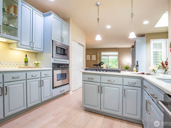 19 198th Place SE, Bothell WA 98012