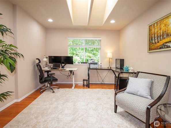 19 198th Place SE, Bothell WA 98012