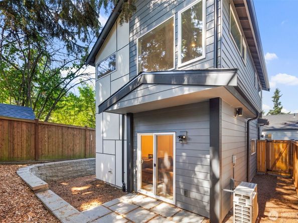 3807 NE 89th Street, Seattle WA 98115