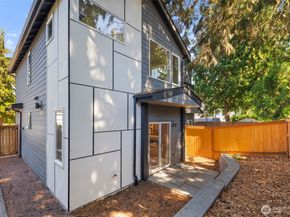 3807 NE 89th Street, Seattle WA 98115