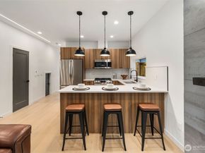 3807 NE 89th Street, Seattle WA 98115