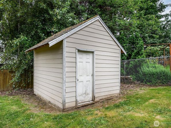 19713 Damson Road, Lynnwood WA 98036