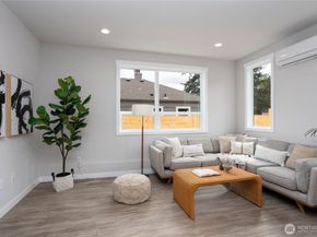 4421 49th Avenue S B, Seattle WA 98118