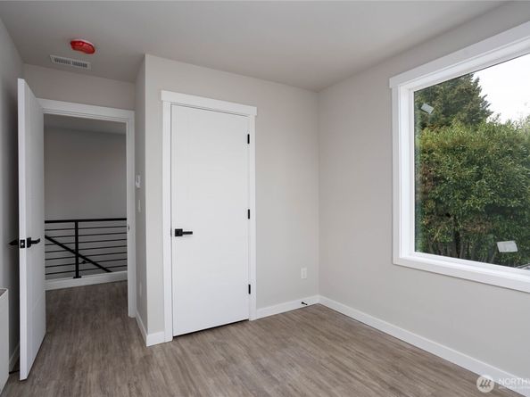 4421 49th Avenue S B, Seattle WA 98118