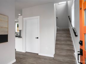 4421 49th Avenue S B, Seattle WA 98118