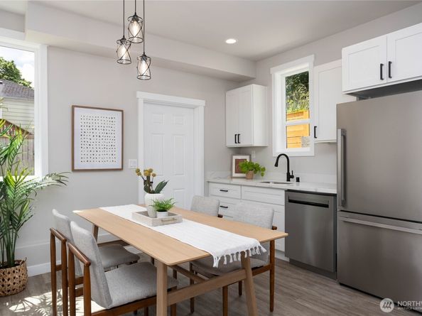4421 49th Avenue S B, Seattle WA 98118
