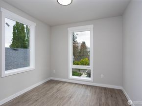 4421 49th Avenue S B, Seattle WA 98118