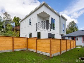 4421 49th Avenue S B, Seattle WA 98118
