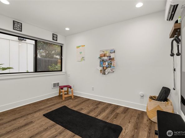 4556 34th Ave S, Seattle WA 98118