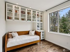 2122 NW Boulder Way Drive, Issaquah WA 98027