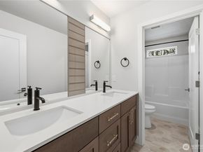 22213 17th Avenue W, Lynnwood WA 98036