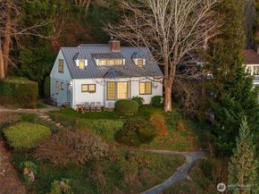 8025 W Mercer Way, Mercer Island WA 98040