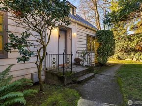 8025 W Mercer Way, Mercer Island WA 98040