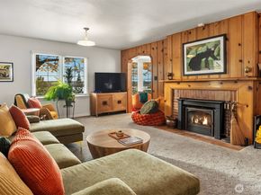 8025 W Mercer Way, Mercer Island WA 98040