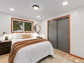 4902 NE 7th Place, Renton WA 98059