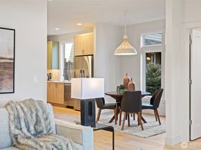 9315 132nd Avenue NE B, Kirkland WA 98033