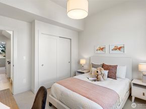 9315 132nd Avenue NE B, Kirkland WA 98033