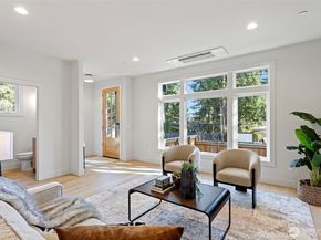 9315 132nd Avenue NE B, Kirkland WA 98033